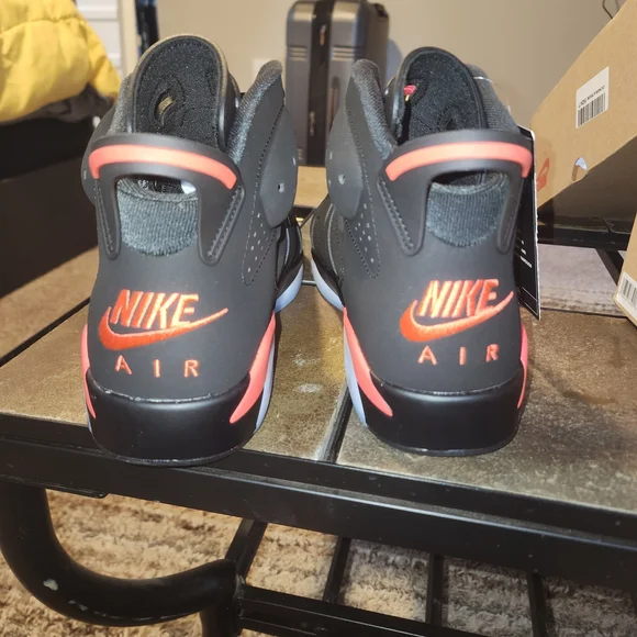 Nike Retro 6 Air Jordan Black and Red Sneakers